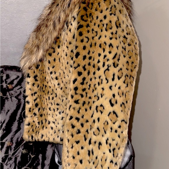 Brown & Black Lynx Faux Fur Jacket by International Concepts Size small - Picture 8 of 8